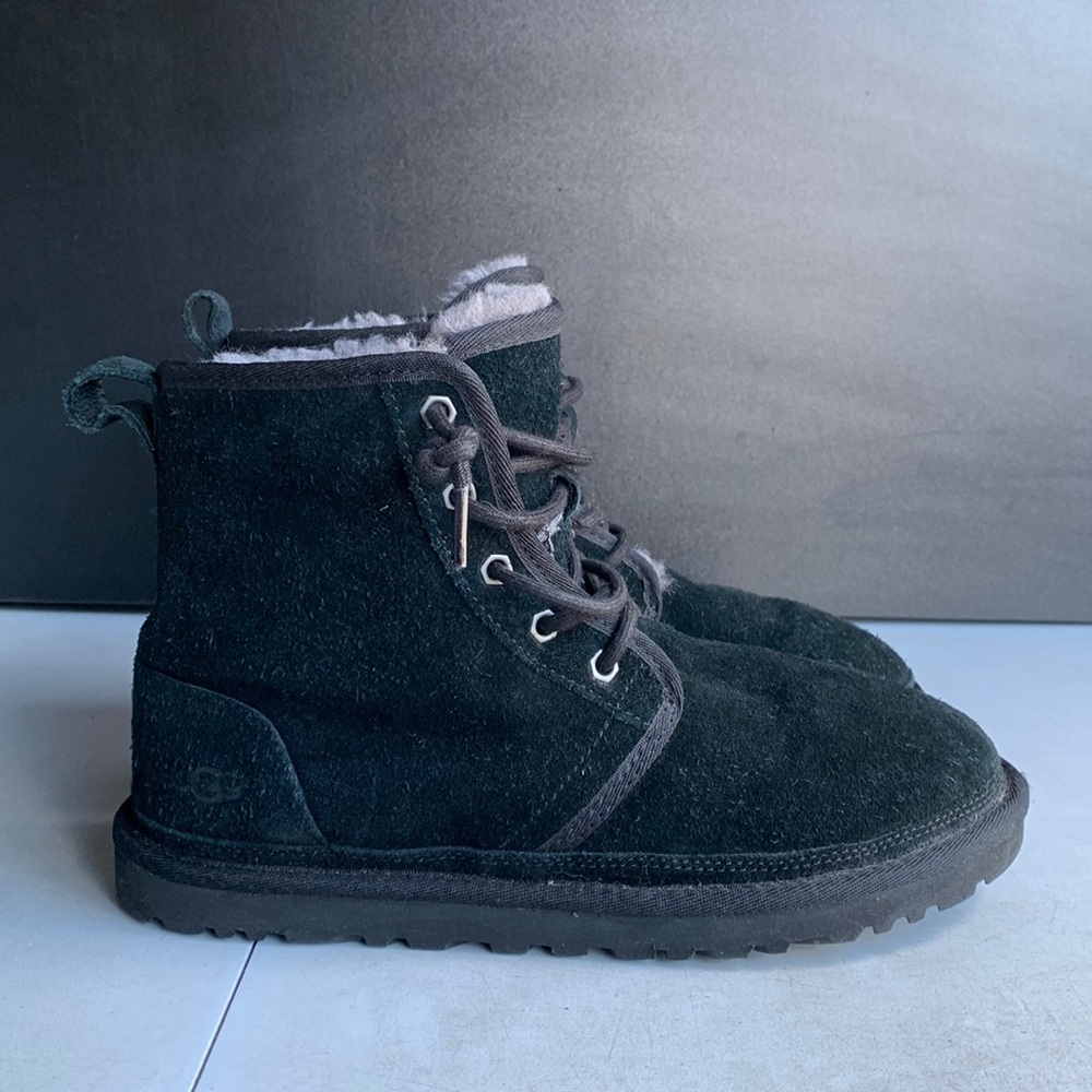 UGG Harkley Ankle Boots Men’s Size 7 Black Suede Wool Lined‎ Winter Lace Up